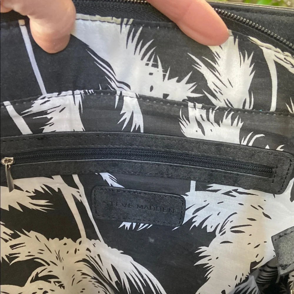 Exquisite Floral Black Tote Bag - Picture 6 of 15